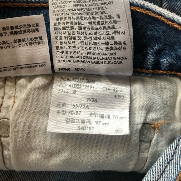 Levi’s 501 cut off denim button fly shorts size 28 - Picture 8 of 8